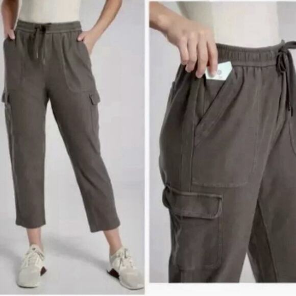 Athleta Farallon Cargo Crop Pants Cypress Green Gray Pull On Pockets Womans Sz 8 - Picture 7 of 9